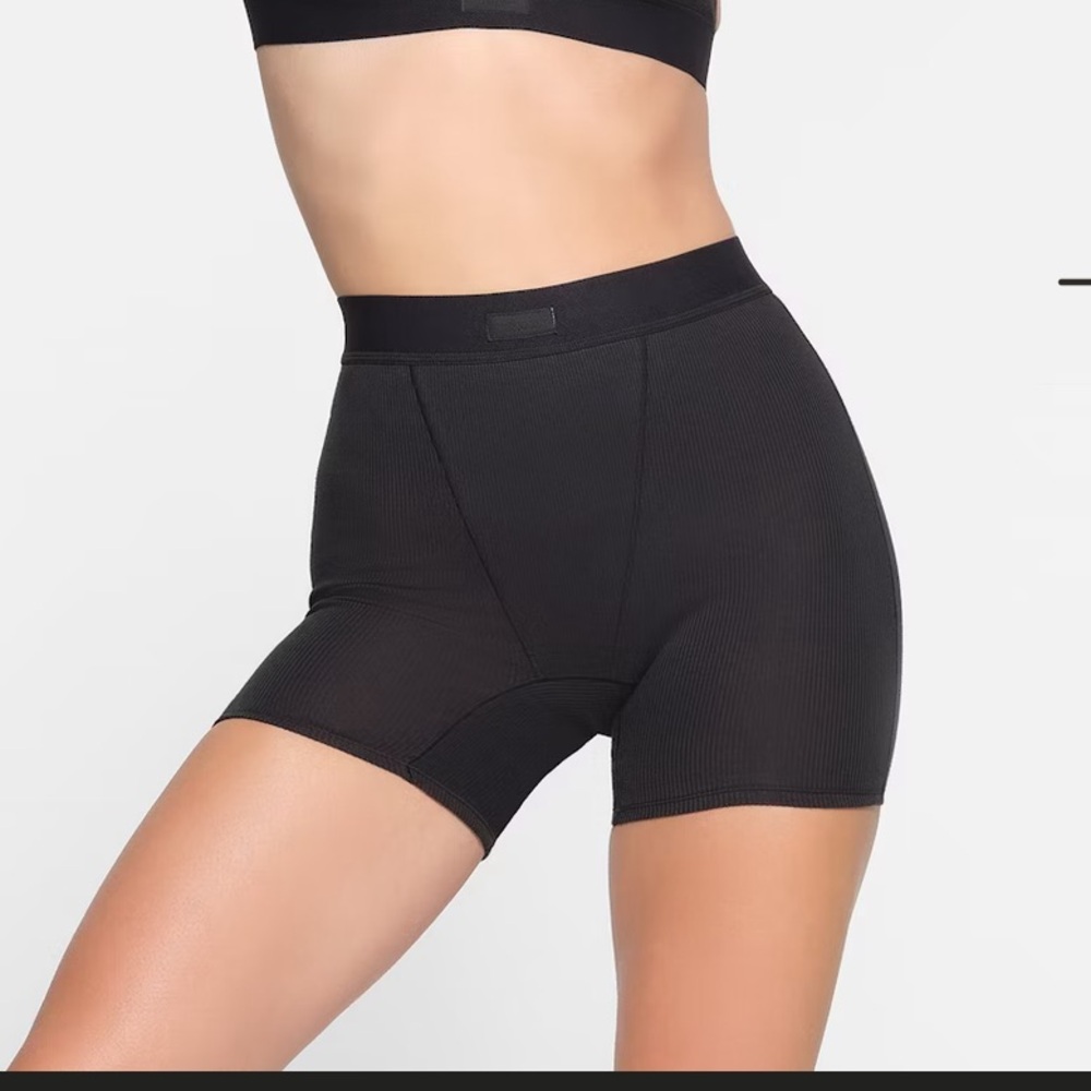 SKIMS NWOT COTTON RIBBED BOXER SHORT LARGE SOOT